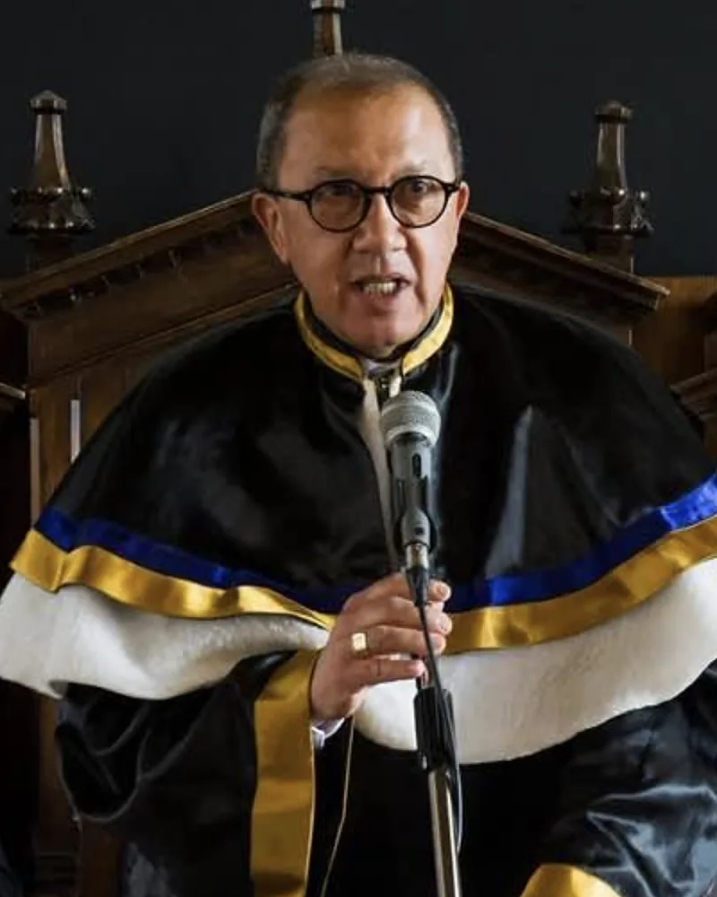Prof. Dr Vincenzo Mallamaci, Acting Rector, in academic dress
